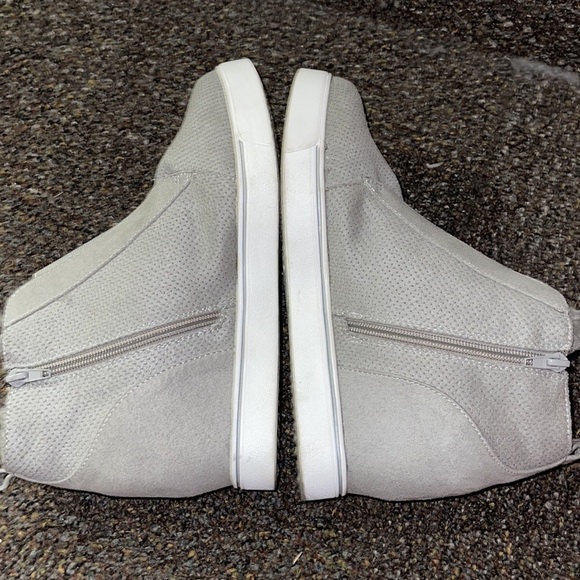 Maurices Taylor Elastic Fur Sneaker Wedge - Picture 5 of 8